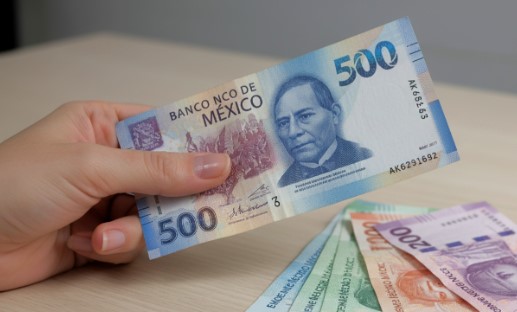 ¿Qué es la prima de antigüedad y quién tiene derecho a cobrarla según la LFT?