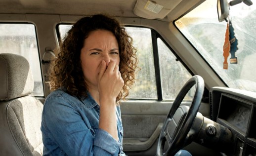 Trucos sencillos para que tu coche siempre huela bien y evitar el aroma a “guardado”