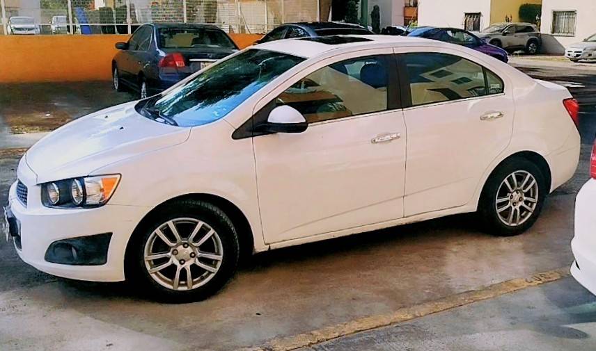 VENDO AUTO SONIC LTZ  2014  LA VERSION DE LUJO
