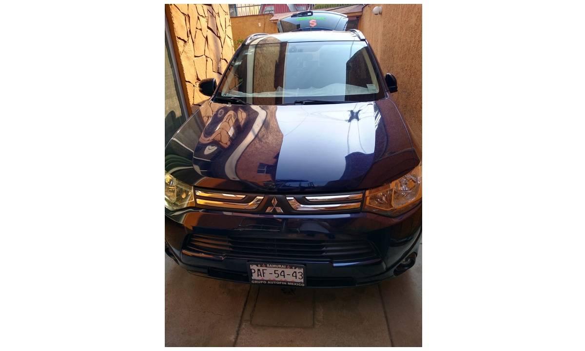 OUTLANDER LIMITED 7 PASAJEROS 